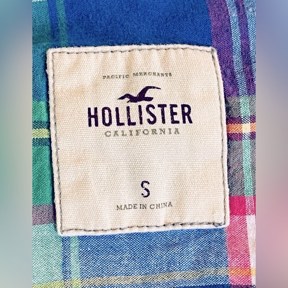 Hollister plaid button down shirt. - Picture 5 of 7